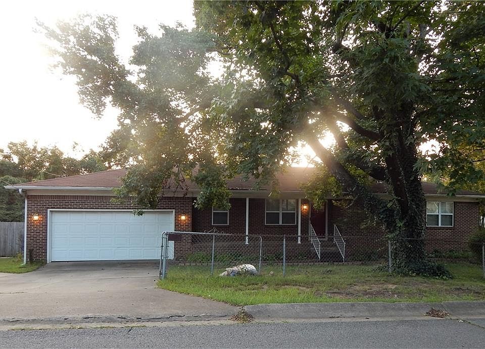 1st image of 1507 N 6th St
