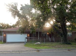 1507 N 6th St, Van Buren, AR 72956