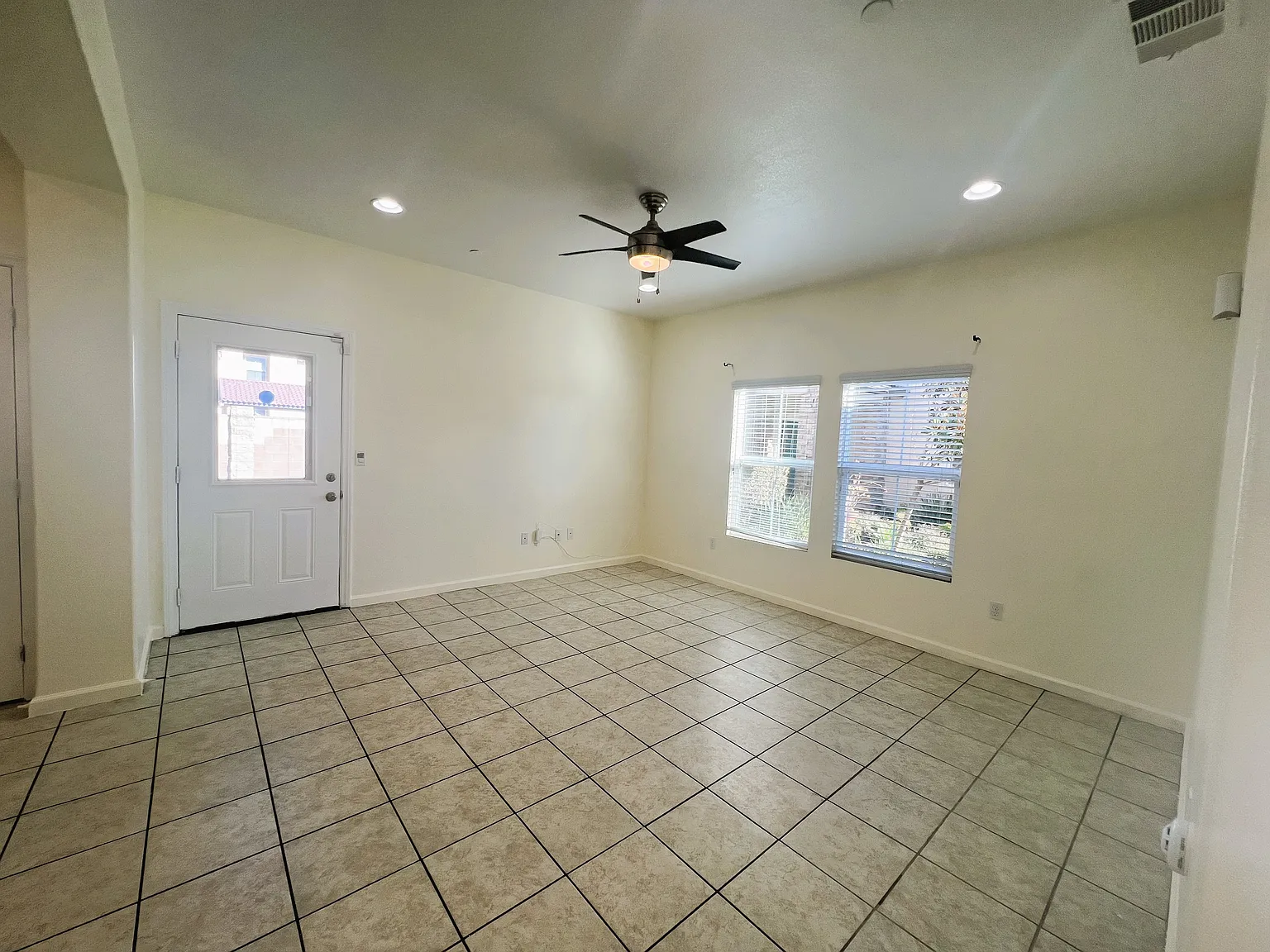 4 bed, 2.5 bath, 1668 sqft, $3,500 — Photo 4