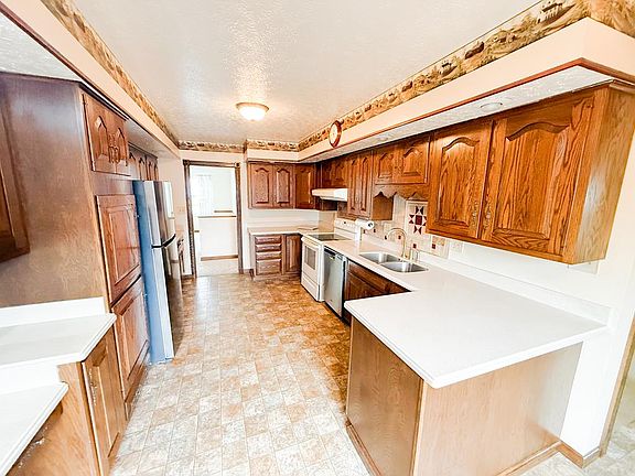 4th image of 325 W South St