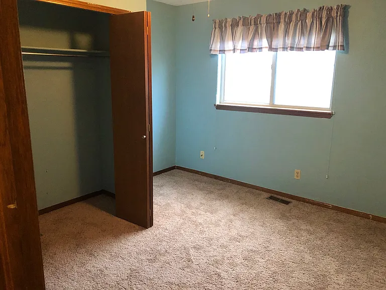 848 Elliott St — Photo 13