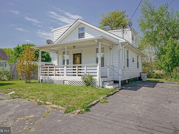 3rd image of 796 S 8th St