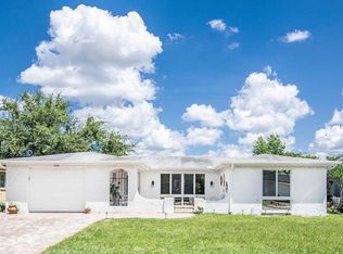 7035 King Arthur Dr, Port Richey, FL 34668