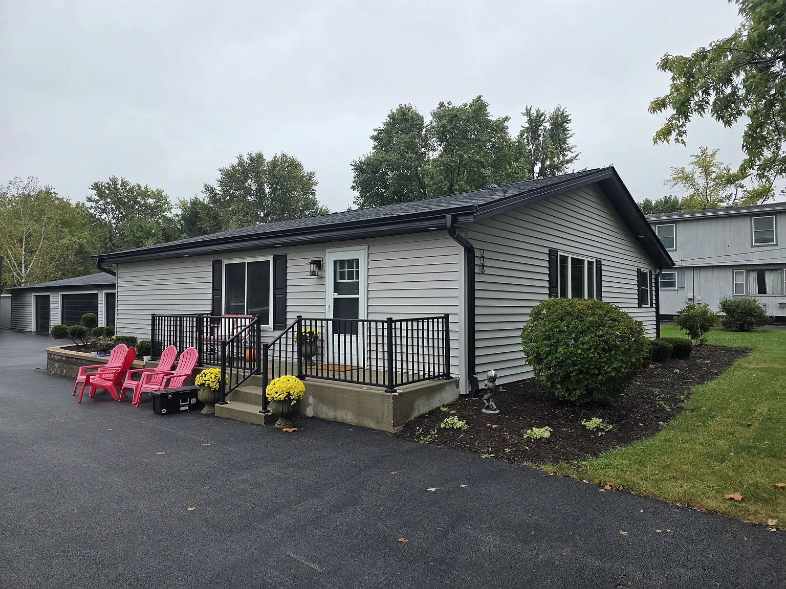 3 bed, 1.5 bath, 1800 sqft, $3,495 — Photo 3