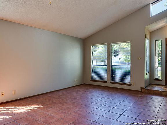 4th image of 15238 Arroyo Moss St