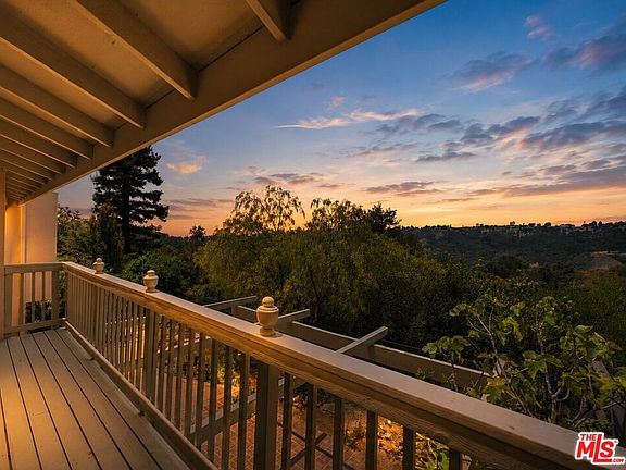 2nd image of 2755 Bottlebrush Dr