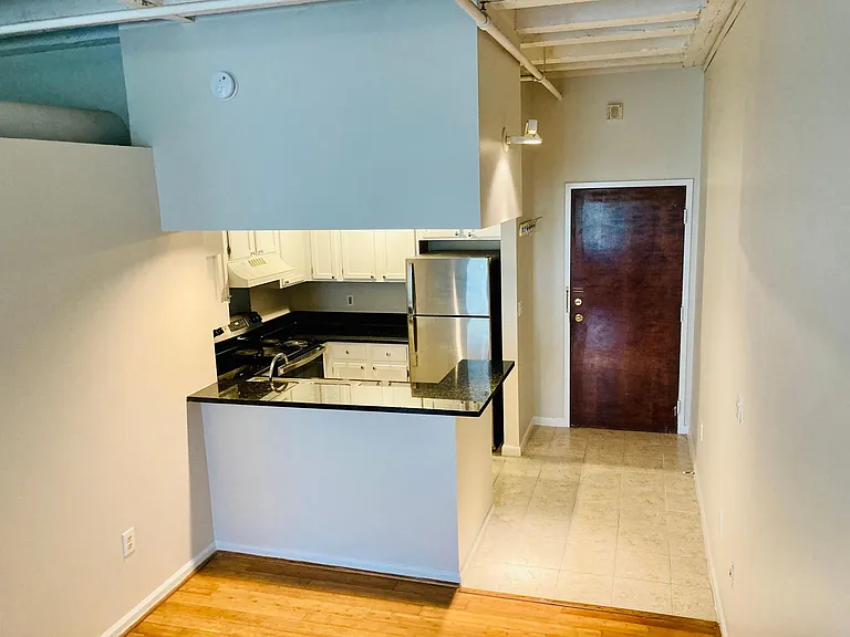 32 Peachtree St NW #303 — Photo 5