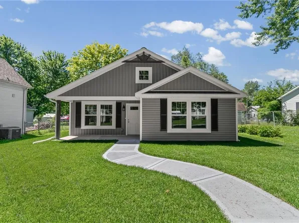 315 W Cornhill St, Cameron, MO 64429