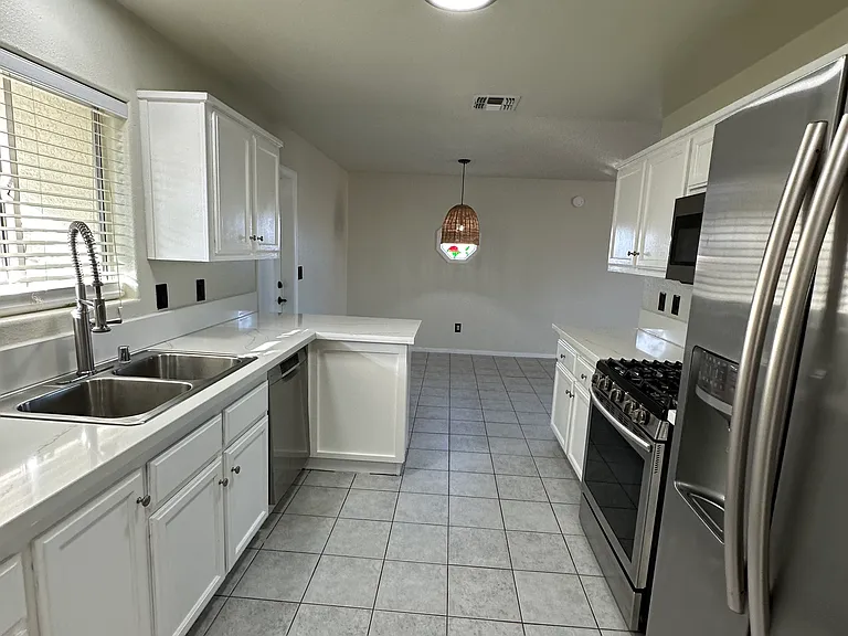 5633 Abronia Ave — Photo 2