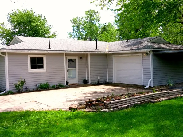 2425 Buttonwood Dr, Manhattan, KS 66502