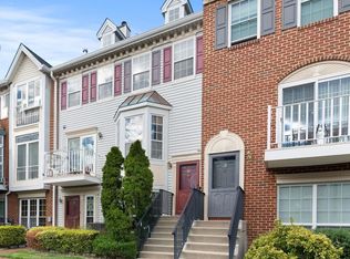 19 Walnut St, Jersey City, NJ 07305
