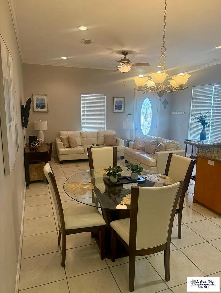 2 bed, 2.0 bath, 1168 sqft, $2,500 — Photo 4