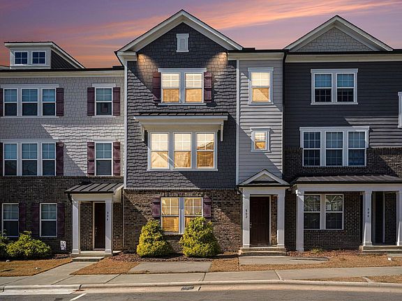 2nd image of 802 Patriot Summit Ln