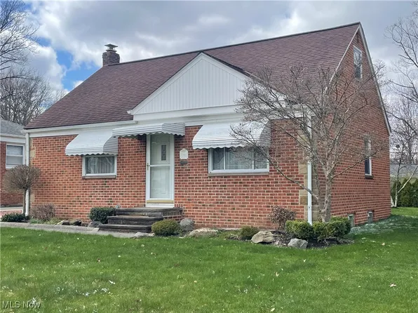 1742 Temple Ave, Mayfield Heights, OH 44124