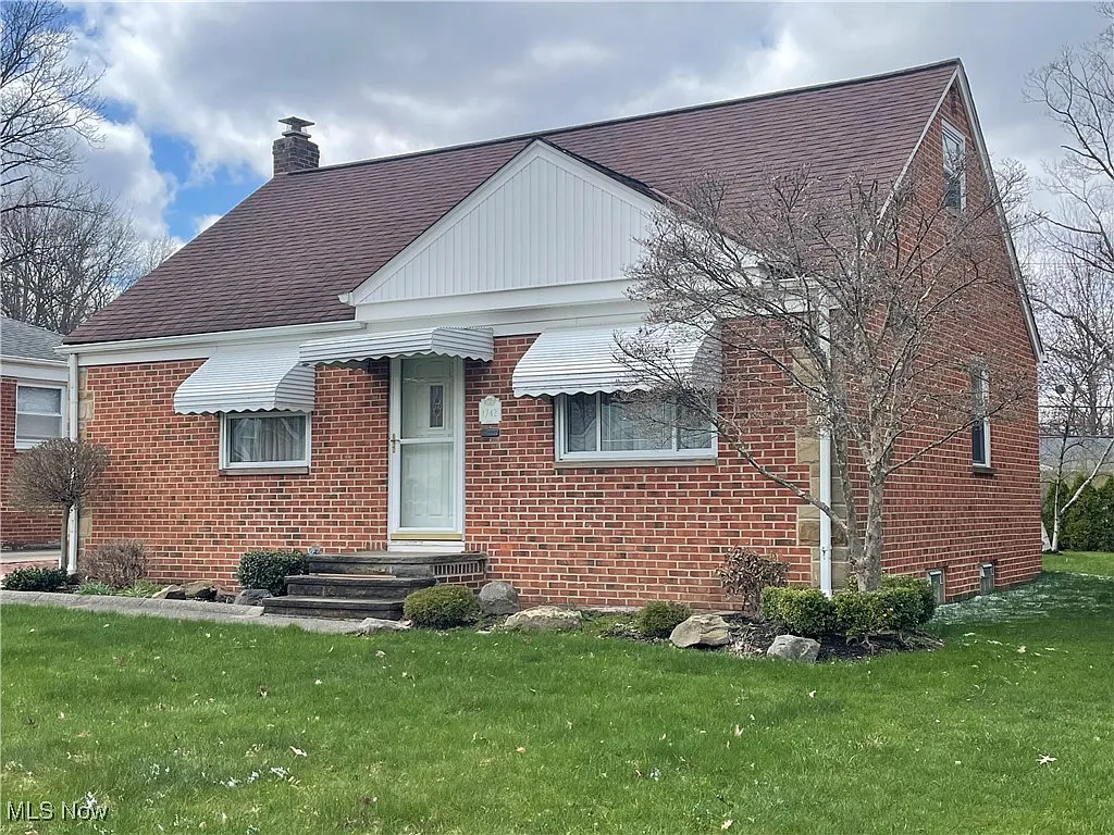 1742 Temple Ave photo 1