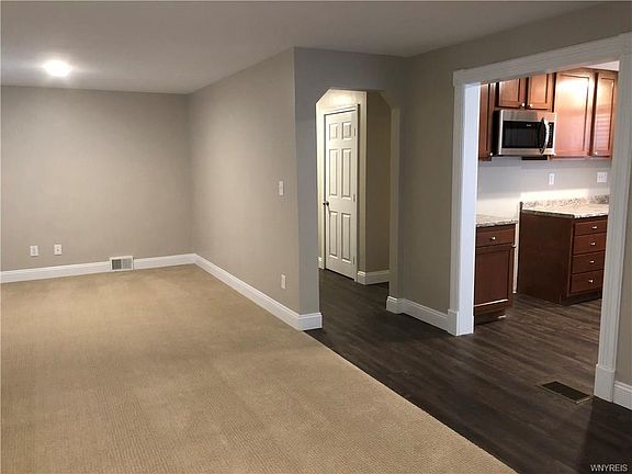 3rd image of 315 University Ave