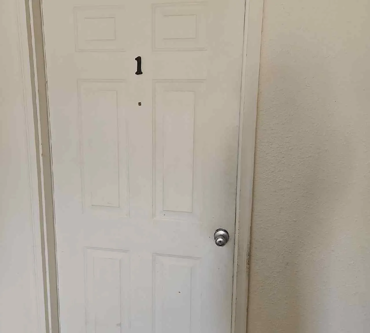 2 bed, 750 sqft, $1,300 — Photo 2