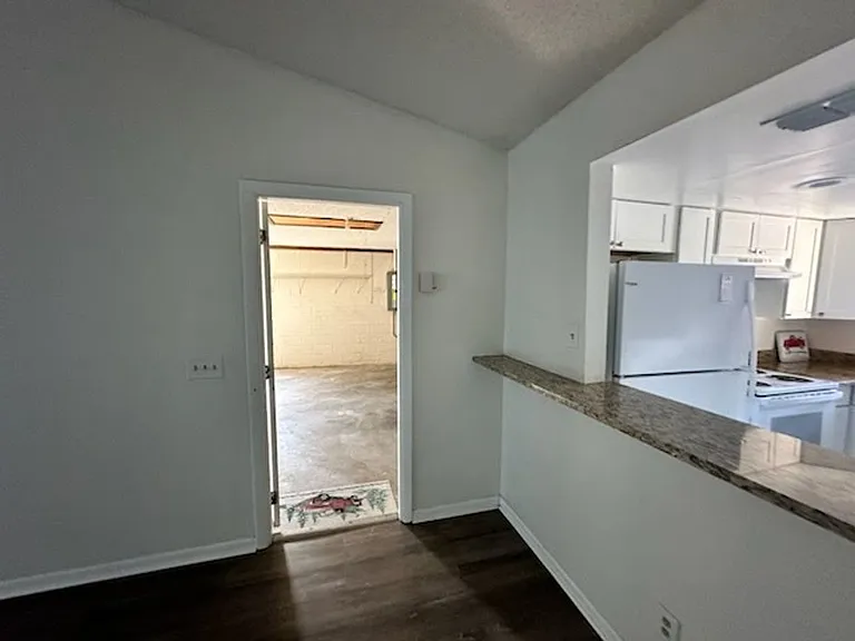 1154 Ashland Ct — Photo 16