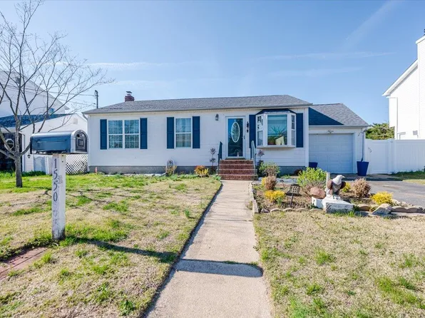 1550 6 Street, West Babylon, NY 11704