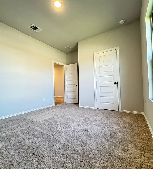 3300 Kingdom Dr — Photo 8