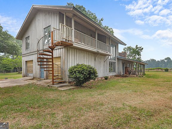 3rd image of 565 Bragg Rd