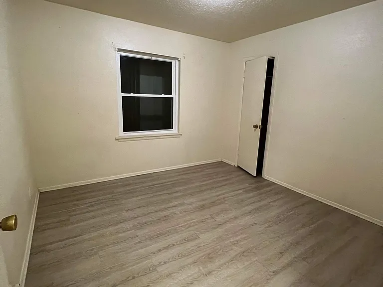 1435 S Rusk St — Photo 5