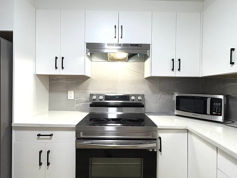 16759 18b Ave #101 — Photo 7