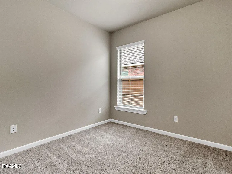 111 Segovia Way — Photo 20