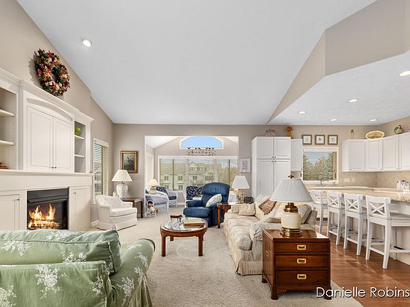 5th image of 5975 Linkside Ln NE