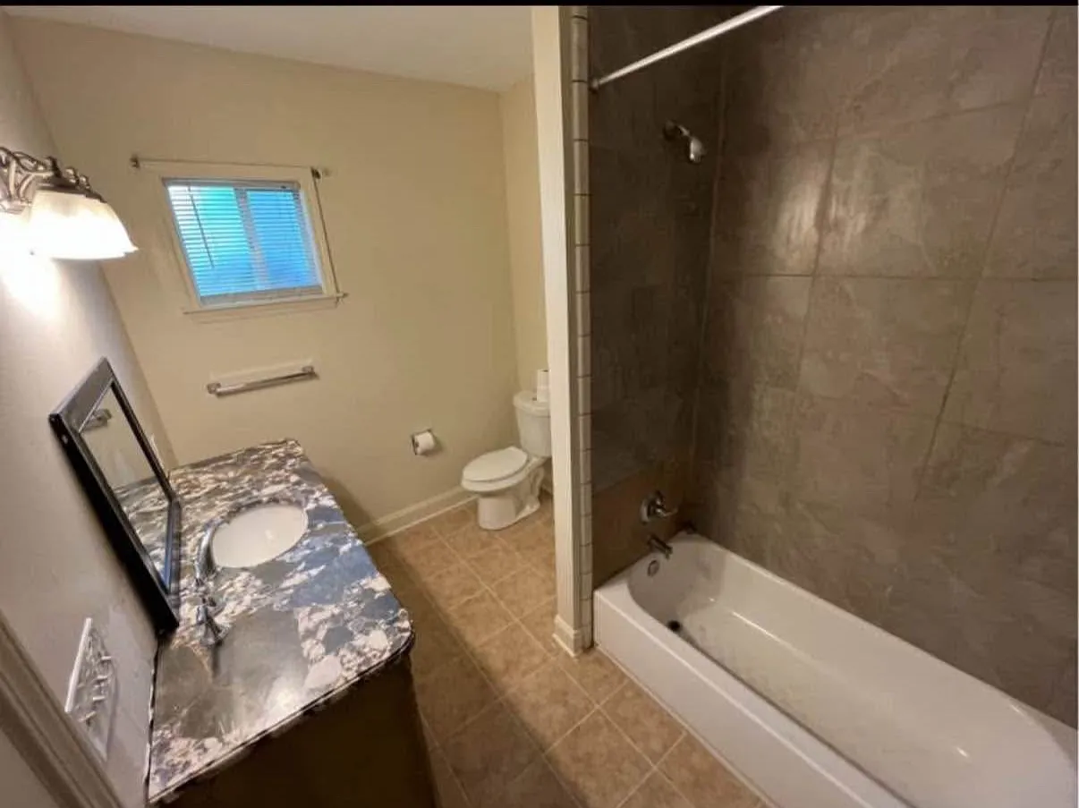 2 bed, 850 sqft, $1,500 — Photo 3