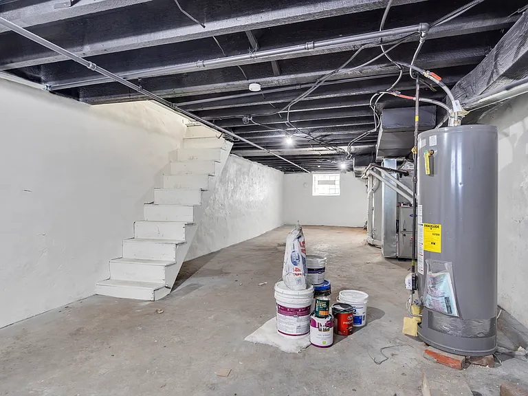 241 N Ruby St — Photo 34