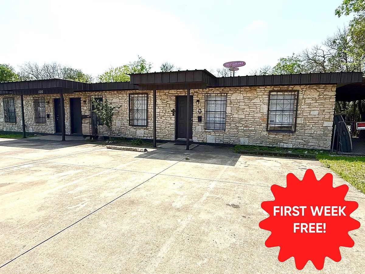 Building Photo - 520 Prado St