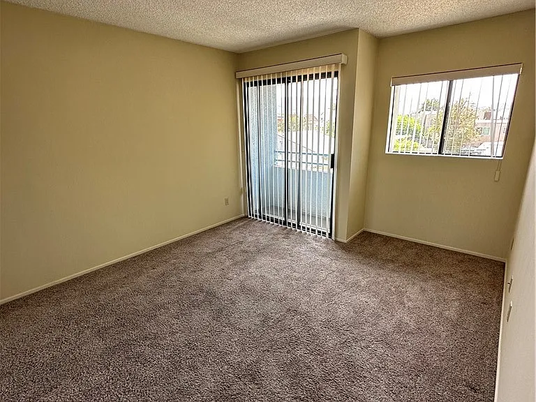 420 Milford St #F — Photo 21