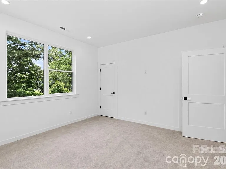 2716 Baltimore Ave — Photo 19