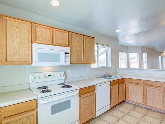 4th image of 3305 S 95th Dr