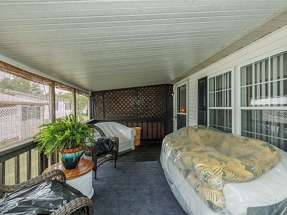 3rd image of 20 Creekside Trl