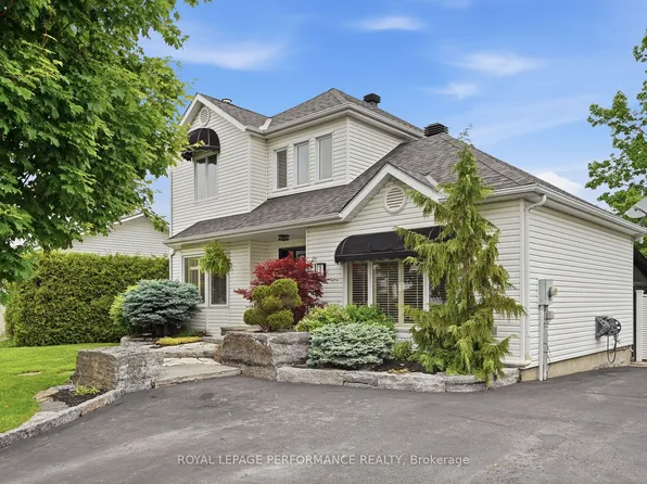 905 Royal Ave, Hawkesbury, ON K6A 3J8
