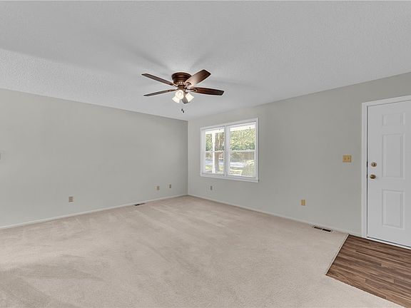 4th image of 700 River Forks Rd
