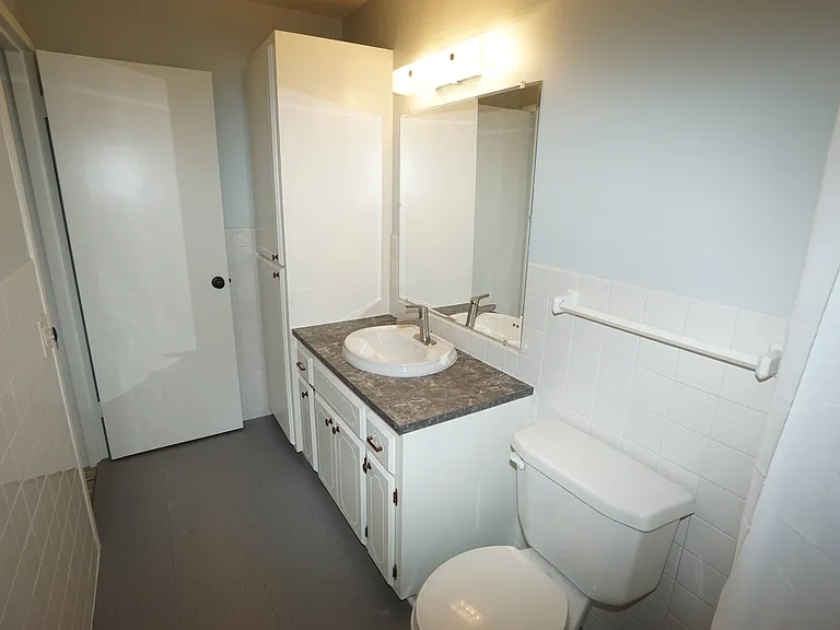 Maple Commons Apartments — Photo 26