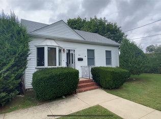 94 Westchester Ave, West Babylon, NY 11704