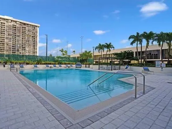 1915 Brickell Ave, Miami, FL