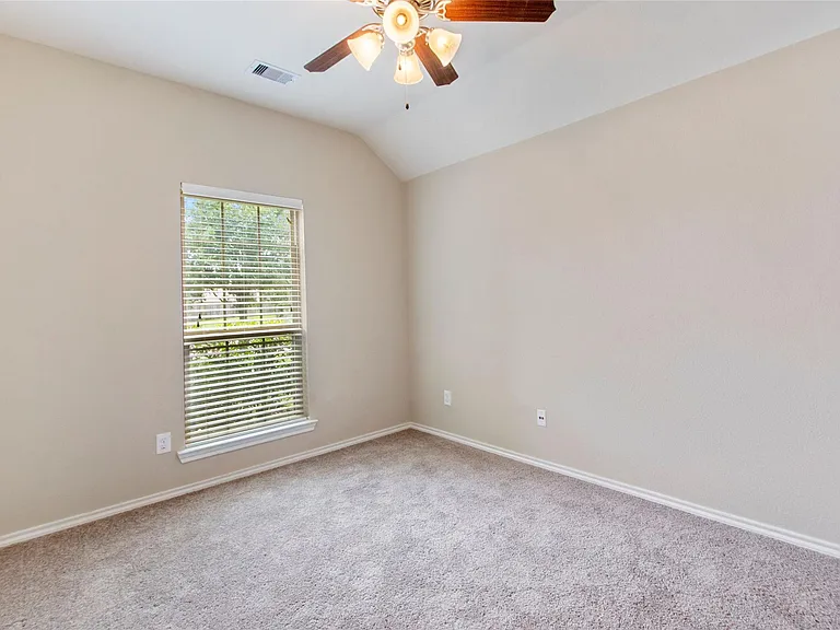 8746 Sunny Gallop Dr — Photo 15