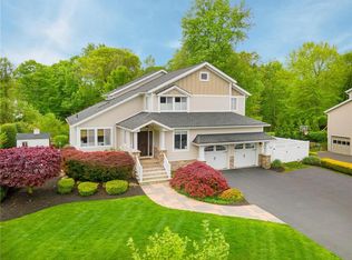 36 Cragmere Oval, New City, NY