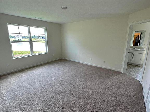 5th image of 207 Beaman Gates Dr
