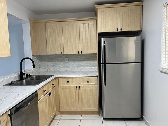 2nd image of 8415 SW 107th Ave APT 318