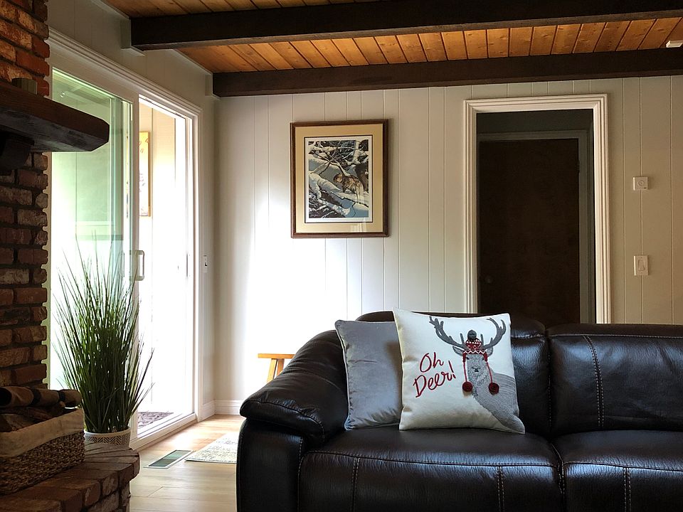 2nd image of 1131 Mount Shasta Rd