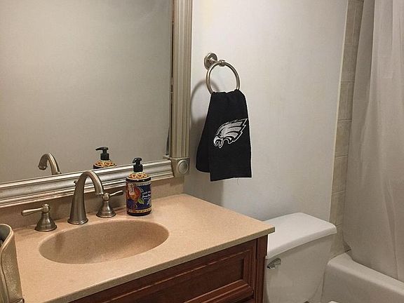 4th image of 325 S 12th St APT 201