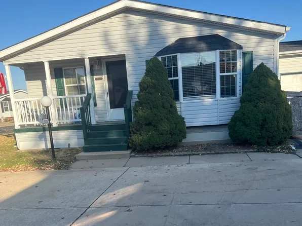 653A Bluebird Cir, Sandwich, IL 60548