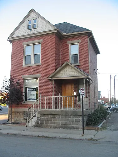 100 N 5th St Photo 1