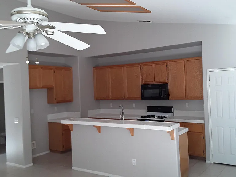 3422 Tamarisk Dr — Photo 6
